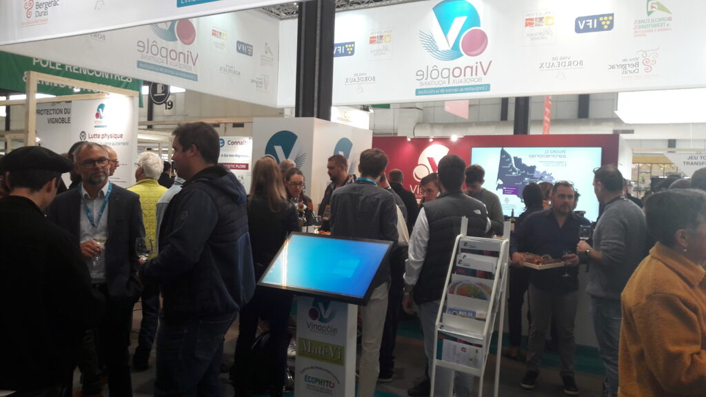 Stand du Vinopôle à Vinitech 2022 les oenocentres à l'honneur